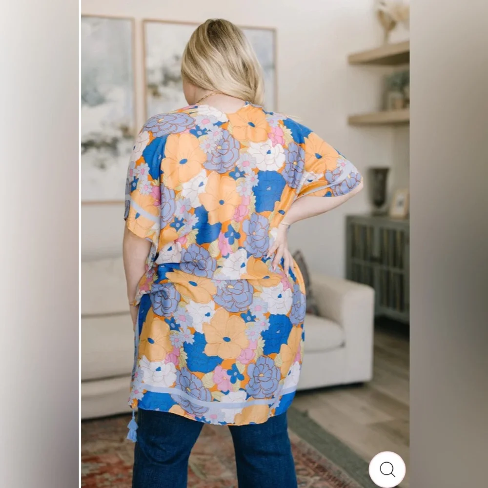 ⭐️New DO EVERYTHING IN LOVE
Floral Print Kimono - Picture 6 of 15